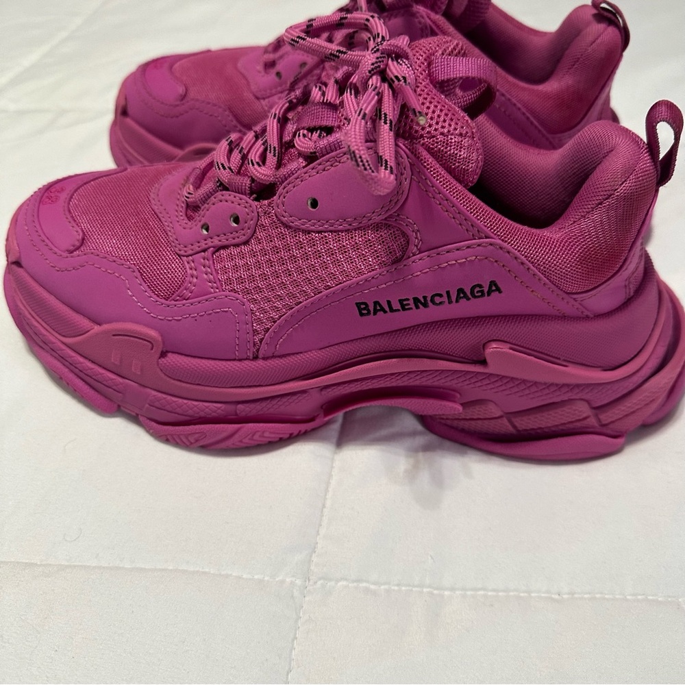 Balenciaga
Triple S 'Fluo Pink' Chunky Sneakers - Picture 3 of 9